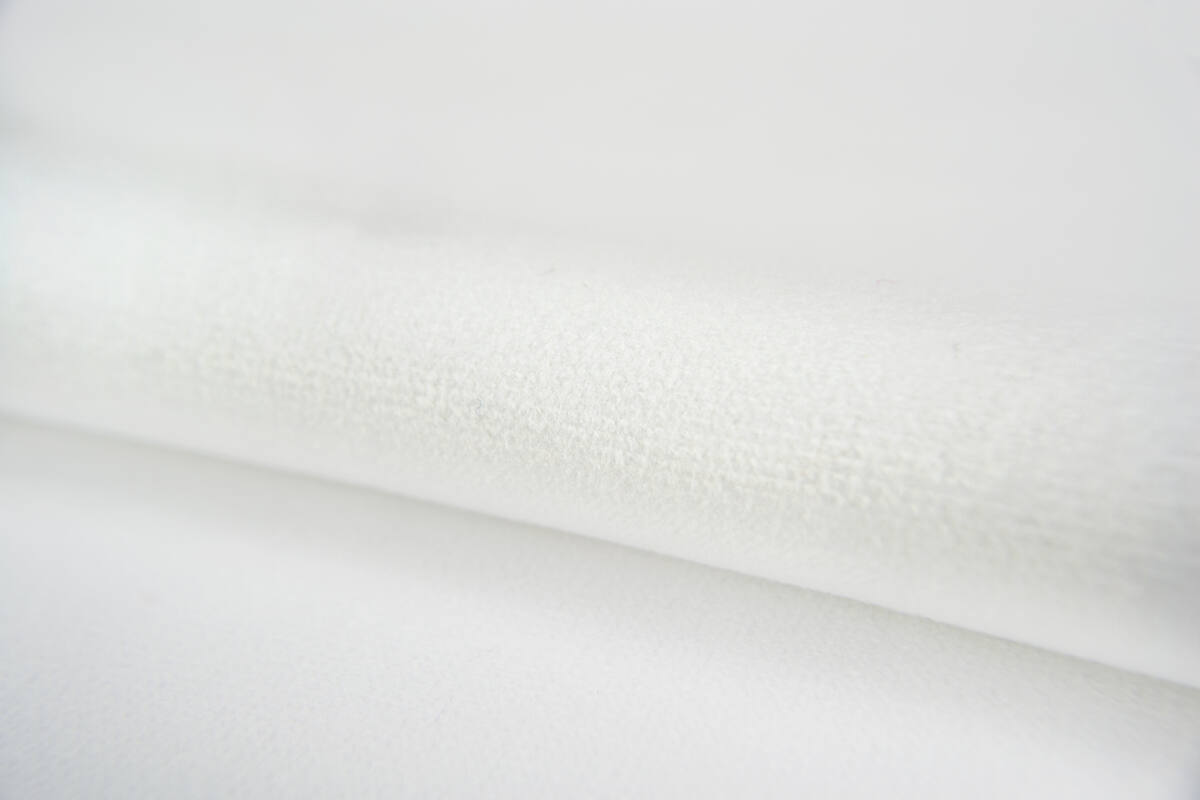Veluda 210, +/- 210 g/m2
For subli transfer
1,55 x +/- 100 m